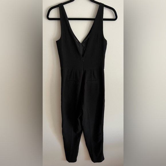Beautiful jumpsuit with beautiful details -size XS - Picture 3 of 3